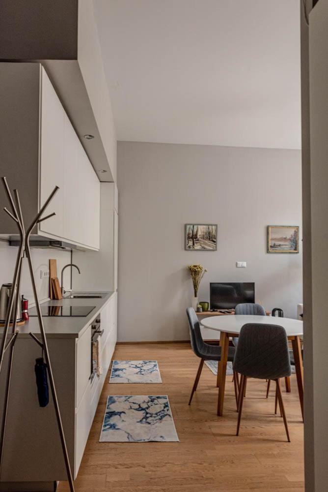 Appartamento Maria Topfive With Free Private Parking Budapest Esterno foto