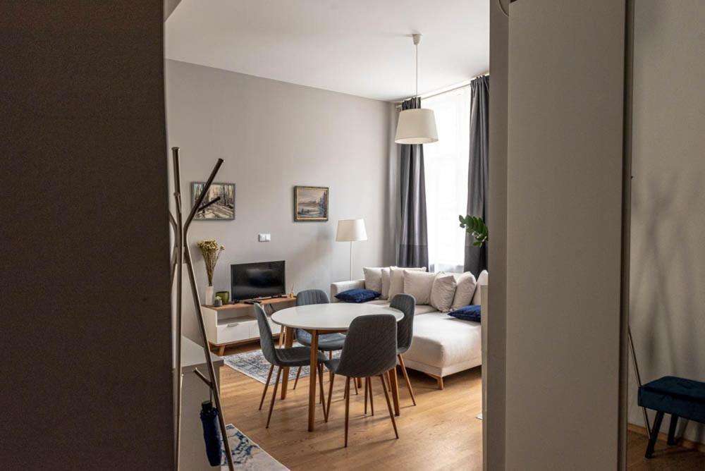 Appartamento Maria Topfive With Free Private Parking Budapest Esterno foto