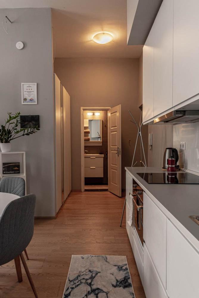 Appartamento Maria Topfive With Free Private Parking Budapest Esterno foto